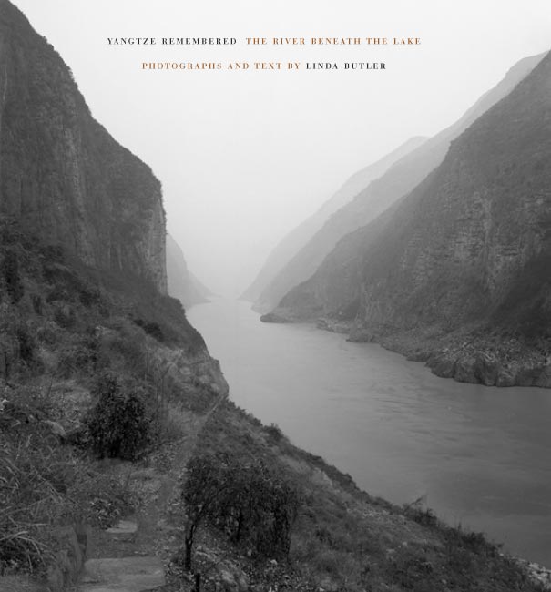 Yangtze Remembered: The River Beneath the Lake